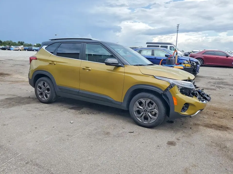 2024 KIA SELTOS S  