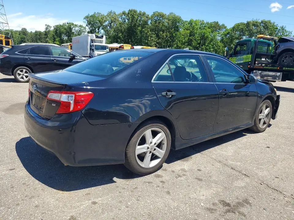 2014 TOYOTA CAMRY SE  