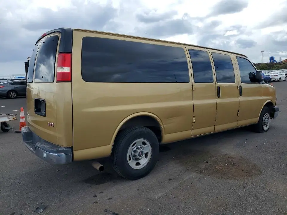 2013 GMC SAVANA G3500 LS  