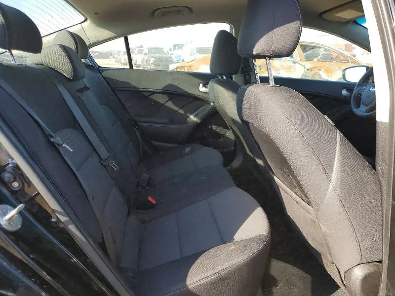 2017 KIA FORTE LX  