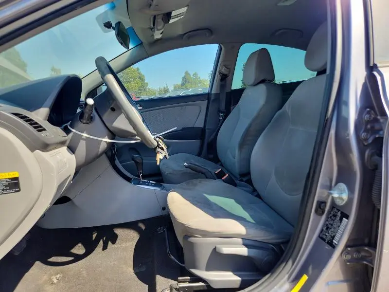 2013 HYUNDAI ACCENT GLS  