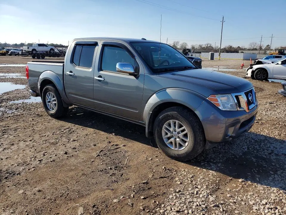 2017 NISSAN FRONTIER S  