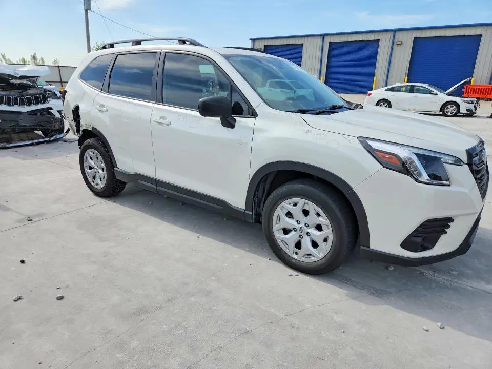 2022 SUBARU FORESTER   