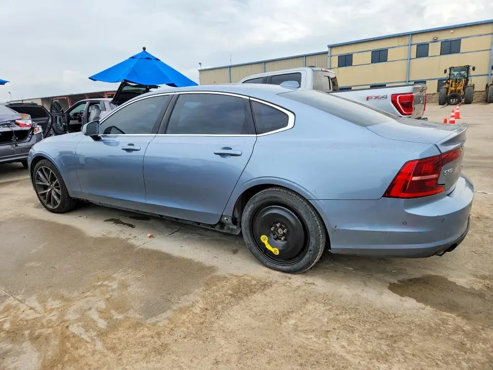 2018 VOLVO S90 T5 MOMENTUM  