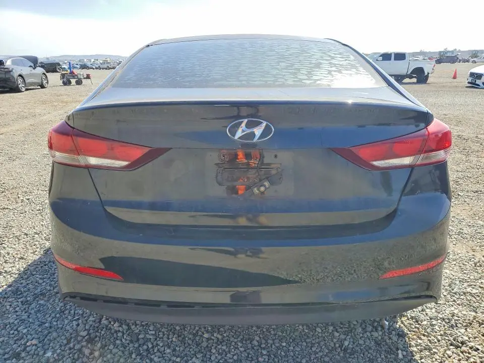 2018 HYUNDAI ELANTRA SE  
