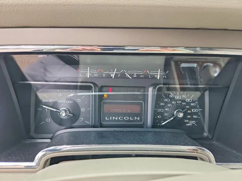 2011 LINCOLN NAVIGATOR   