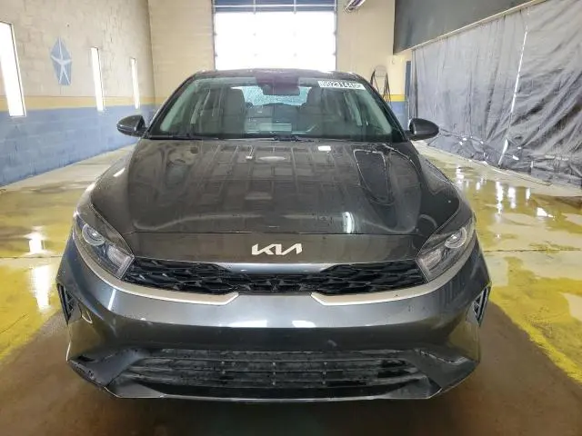 2023 KIA FORTE LX  