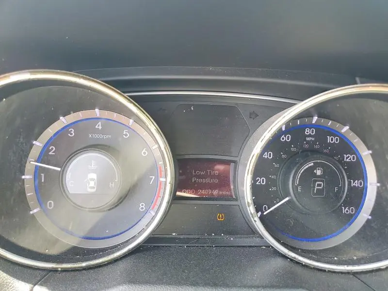 2011 HYUNDAI SONATA SE  