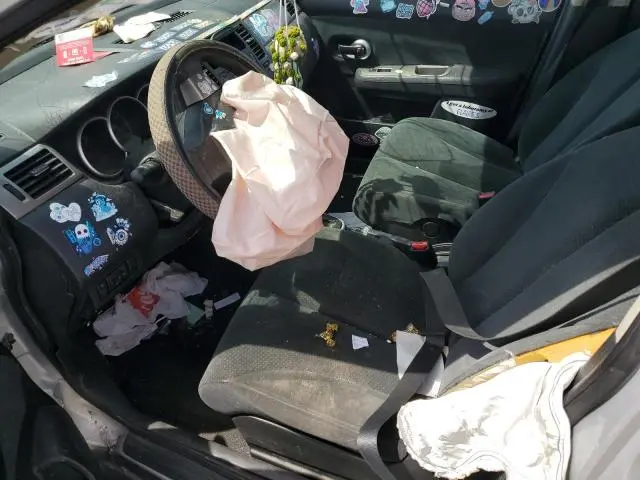 2010 NISSAN VERSA S  