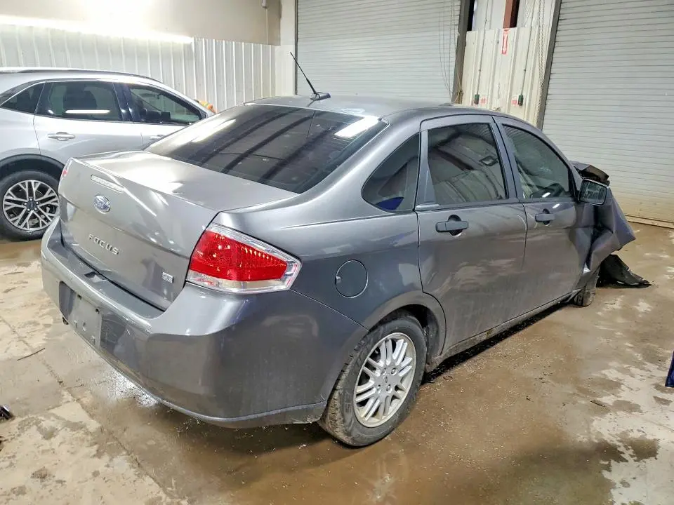2011 FORD FOCUS SE  
