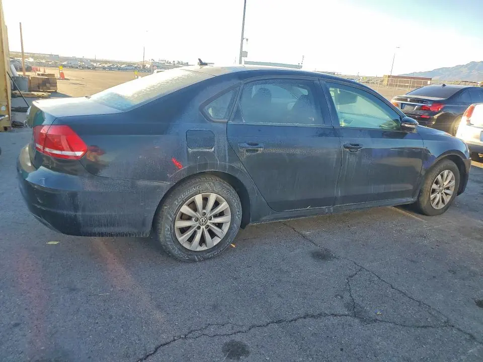 2012 VOLKSWAGEN PASSAT S  