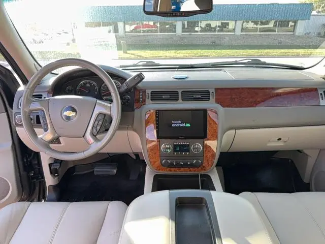 2011 CHEVROLET SUBURBAN C1500 LT  