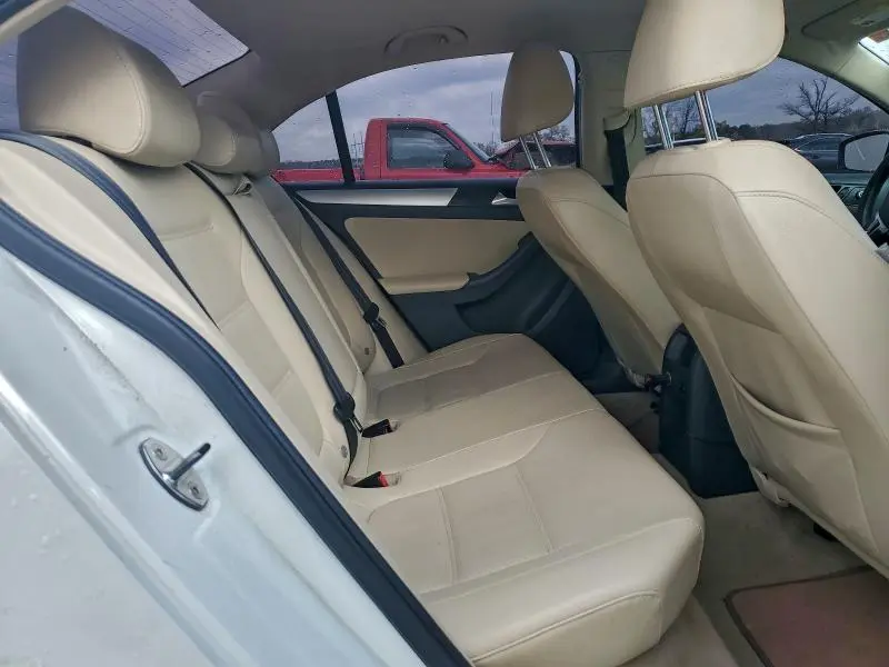 2014 VOLKSWAGEN JETTA SE  