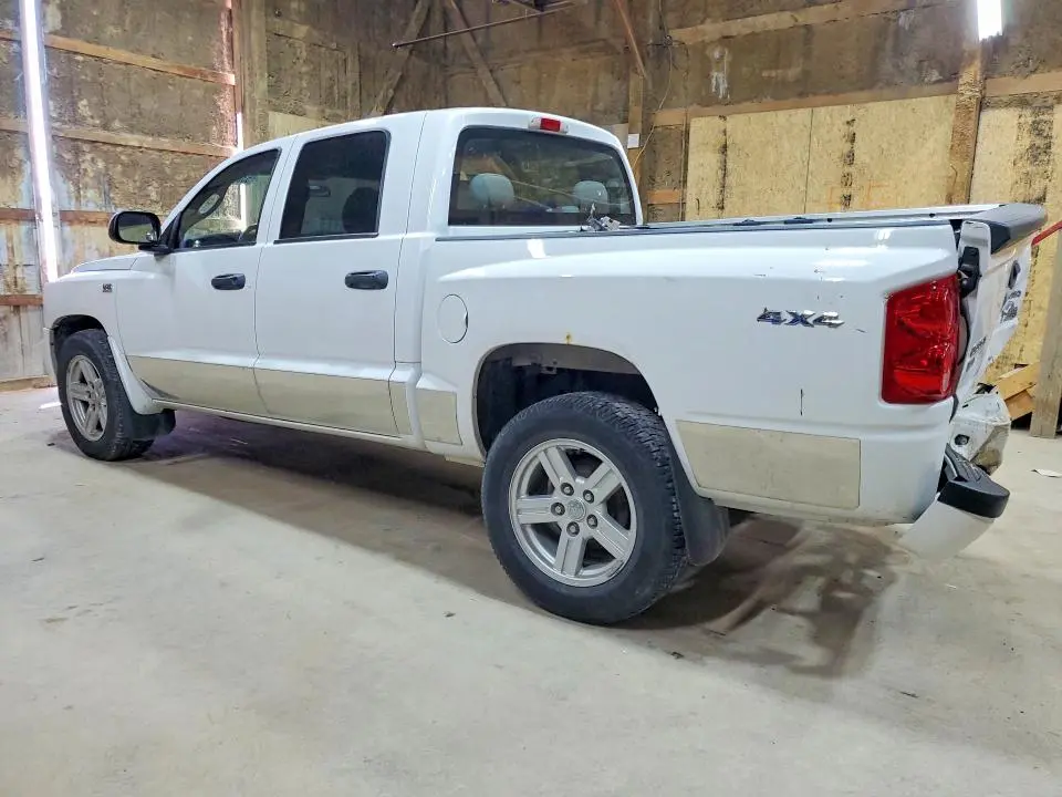 2011 DODGE DAKOTA SLT  