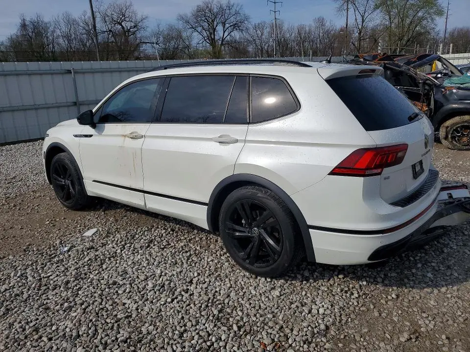 2023 VOLKSWAGEN TIGUAN SE R-LINE BLACK  