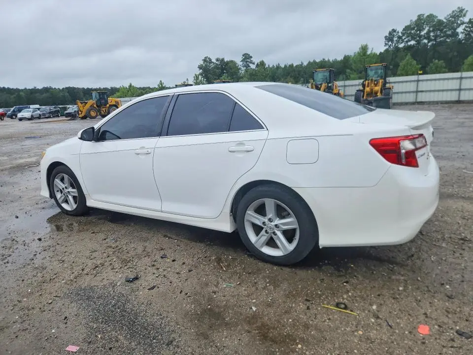2014 TOYOTA CAMRY SE  