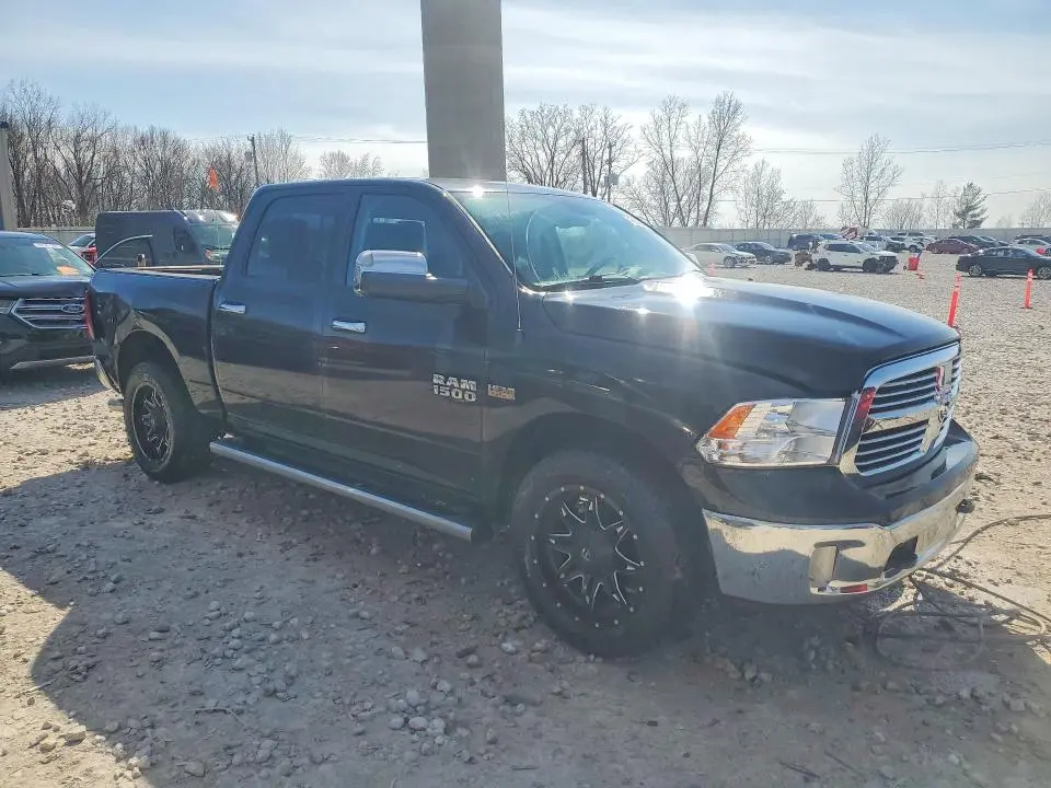 2015 RAM 1500 SLT  