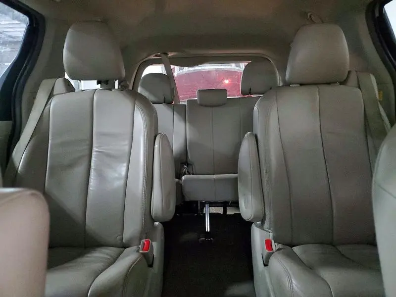 2013 TOYOTA SIENNA XLE 7-PASSENGER  
