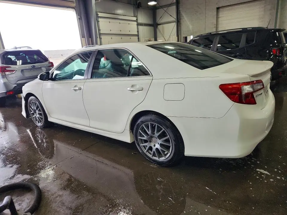 2012 TOYOTA CAMRY SE  