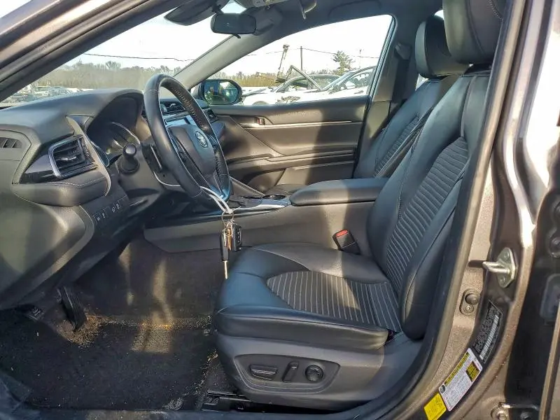 2020 TOYOTA CAMRY SE  