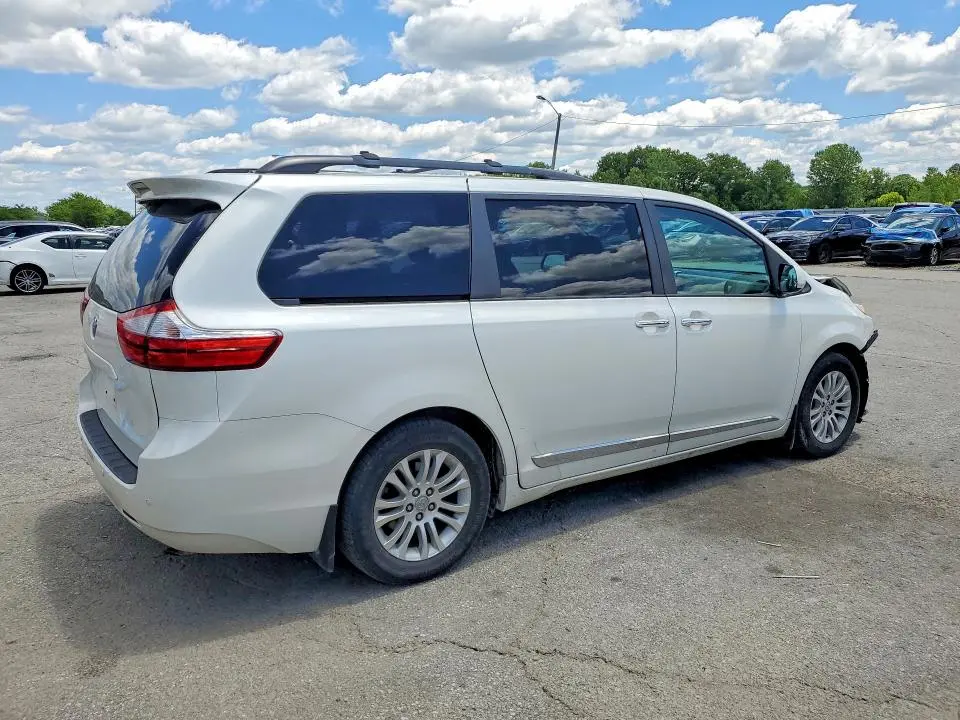 2017 TOYOTA SIENNA XLE PREMIUM 8-PASSENGER  