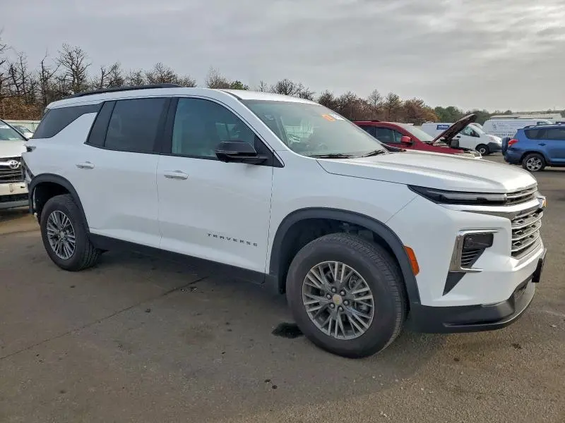 2024 CHEVROLET TRAVERSE LT  