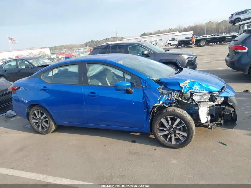 2021 NISSAN VERSA SV XTRONIC CVT