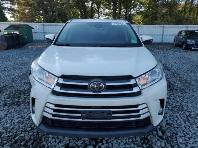 2018 TOYOTA HIGHLANDER SE  