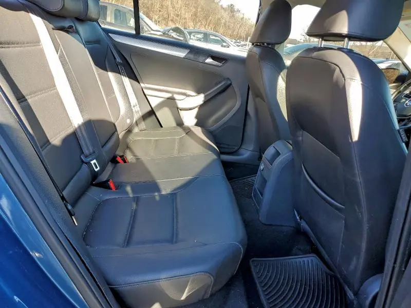 2017 VOLKSWAGEN JETTA SE  