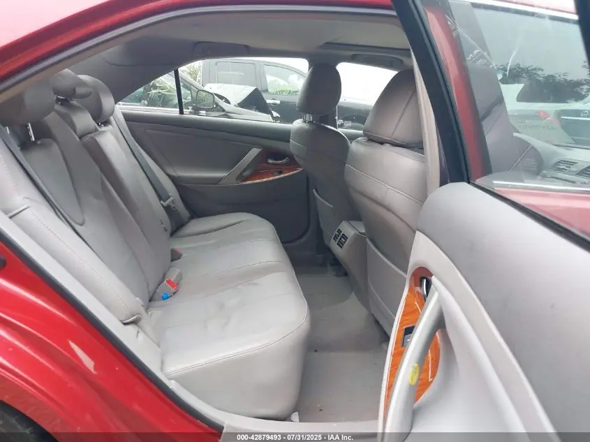 2011 TOYOTA CAMRY XLE