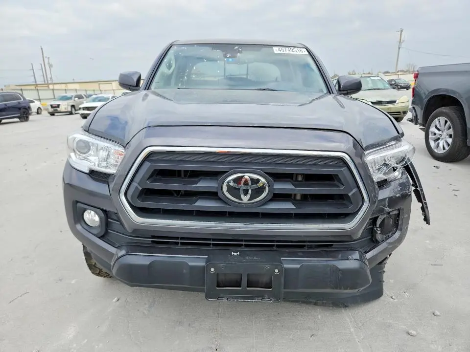 2022 TOYOTA TACOMA SR5 V6  