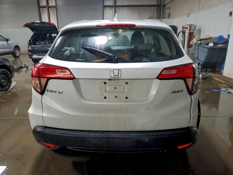 2016 HONDA HR-V LX  