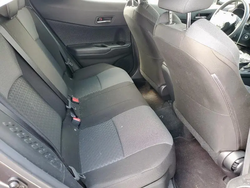 2021 TOYOTA C-HR XLE