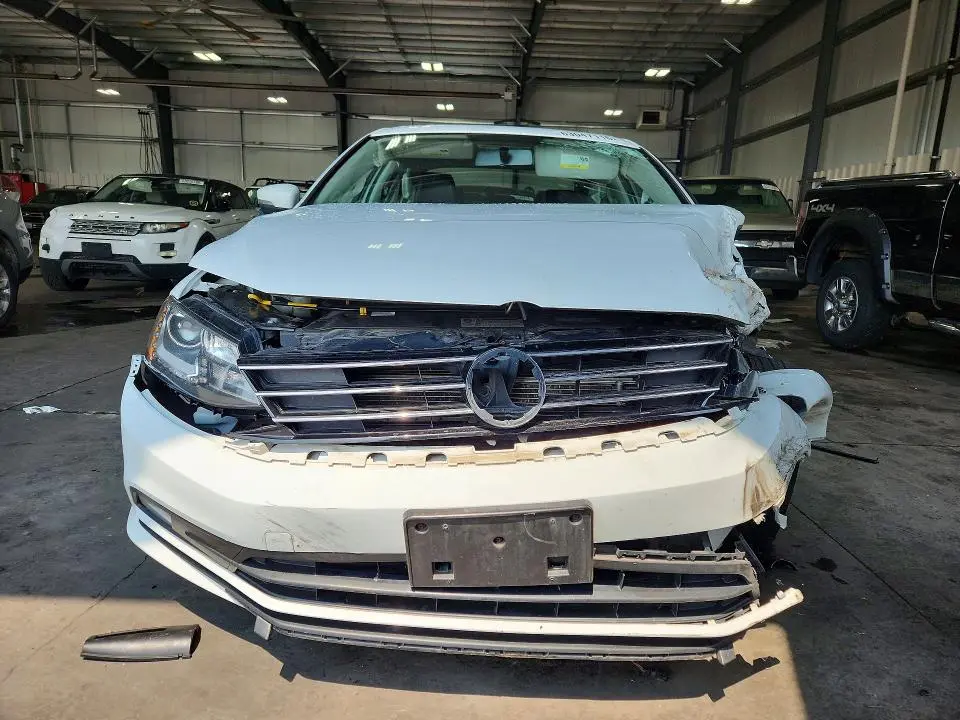 2015 VOLKSWAGEN JETTA SE  