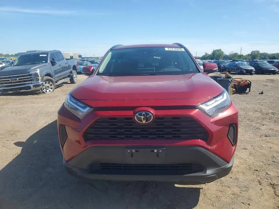 2022 TOYOTA RAV4 XLE  