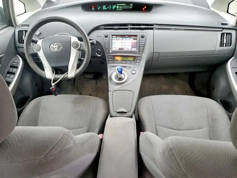 2010 TOYOTA PRIUS III  