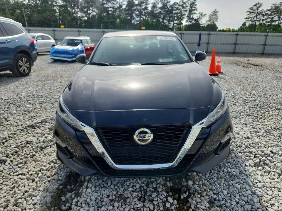 2022 NISSAN ALTIMA SV  