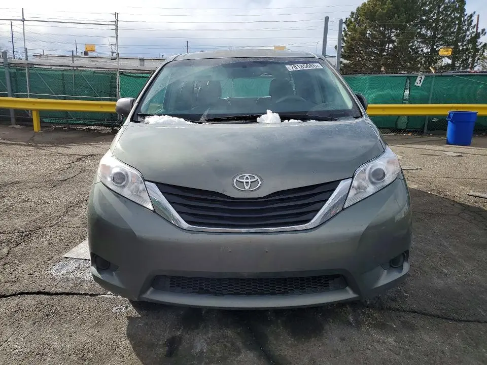 2011 TOYOTA SIENNA LE 8-PASSENGER  