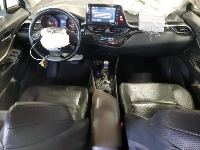 2020 TOYOTA C-HR XLE  