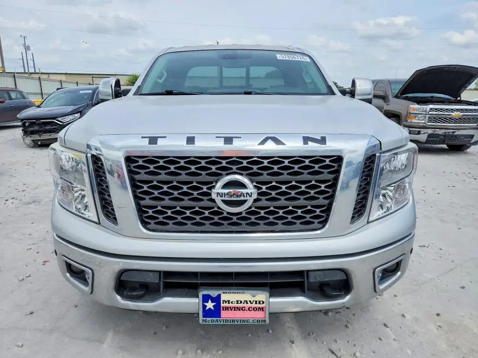 2017 NISSAN TITAN SV  