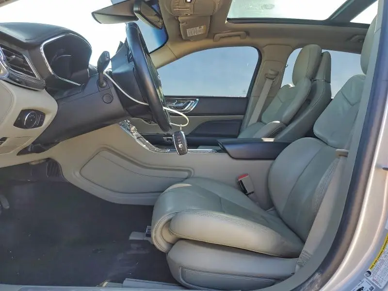 2017 LINCOLN CONTINENTAL RESERVE  