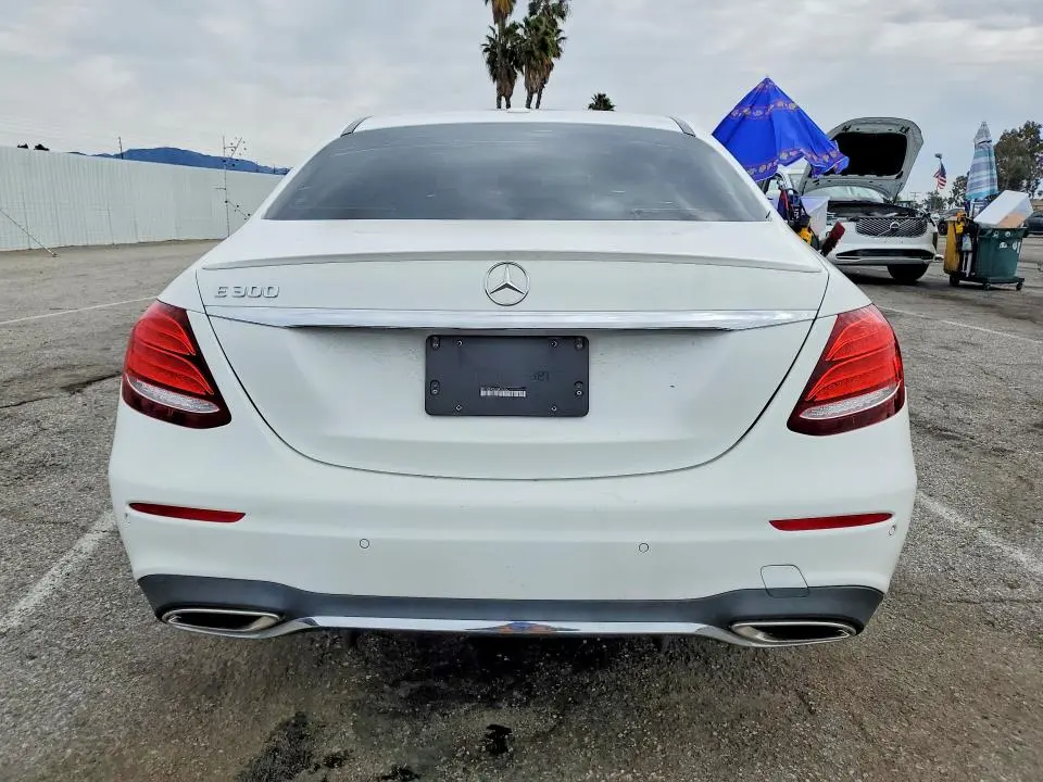 2017 MERCEDES-BENZ E 300  