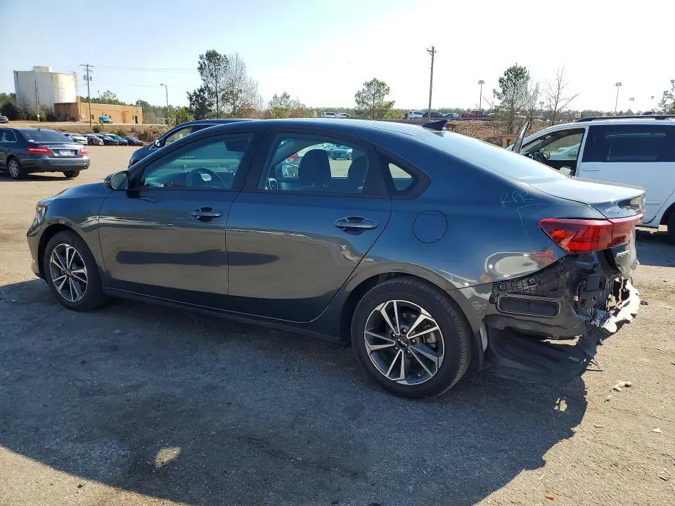 2023 KIA FORTE LX  