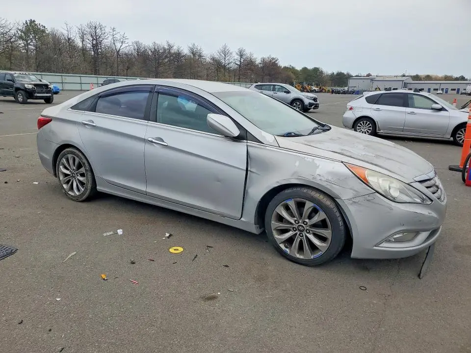 2011 HYUNDAI SONATA SE  