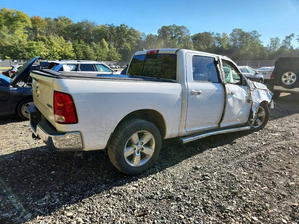 2017 RAM 1500 SLT  
