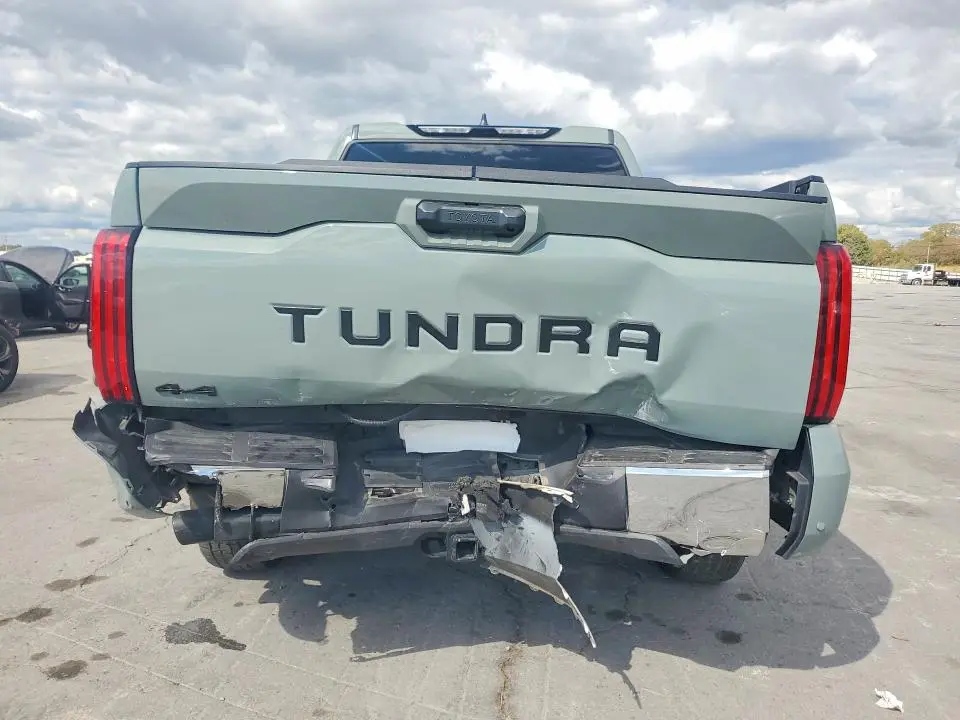 2024 TOYOTA TUNDRA SR5  