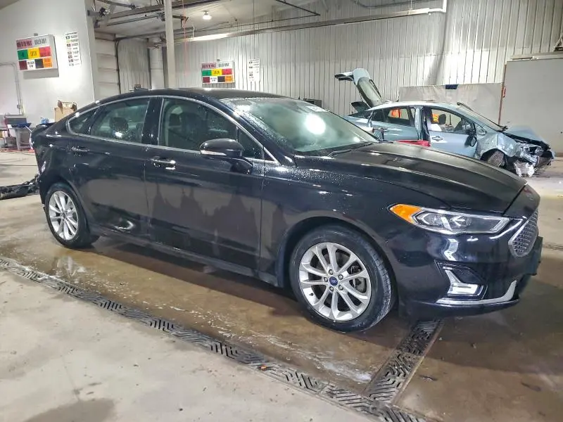 2019 FORD FUSION TITANIUM  