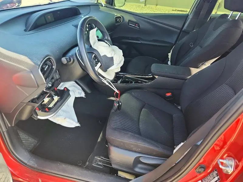 2018 TOYOTA PRIUS THREE  