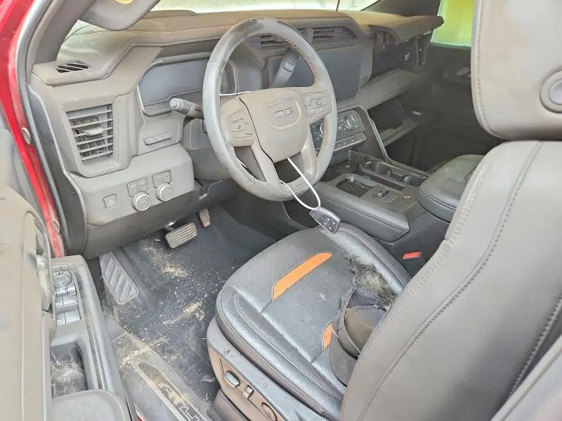 2025 GMC SIERRA K2500 AT4  