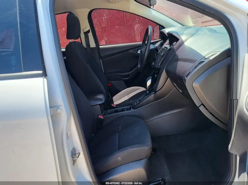 2017 FORD FOCUS SE